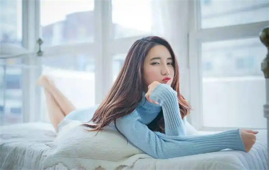 女生发出哼哼唧唧的声音助眠 - 第1张
