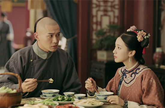 对食、磨镜、手抚口啮是什么意思 - 第1张