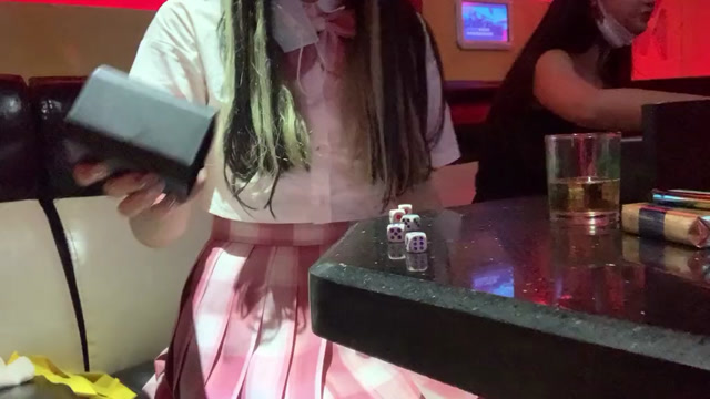 酒吧骰子怎么玩 酒吧骰子玩法 - 第2张