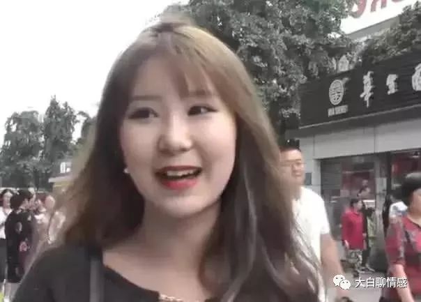 挠女生脚心是什么感觉 - 第5张