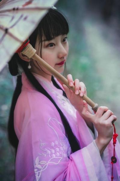 女人为什么能从反抗变成顺从呢