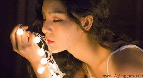 <a href=https://www.7qinggan.com/tags/nvpengyou.html target=_blank class=infotextkey>女朋友</a>吵架情绪低落？如何巧妙安抚她的情绪