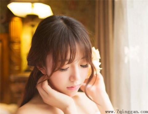 和女朋友约会什么时候可以亲她