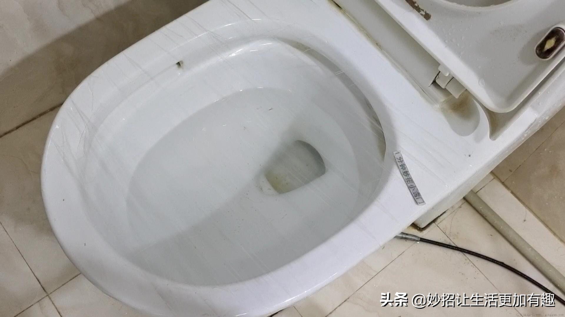 马桶堵了没有工具怎么通开