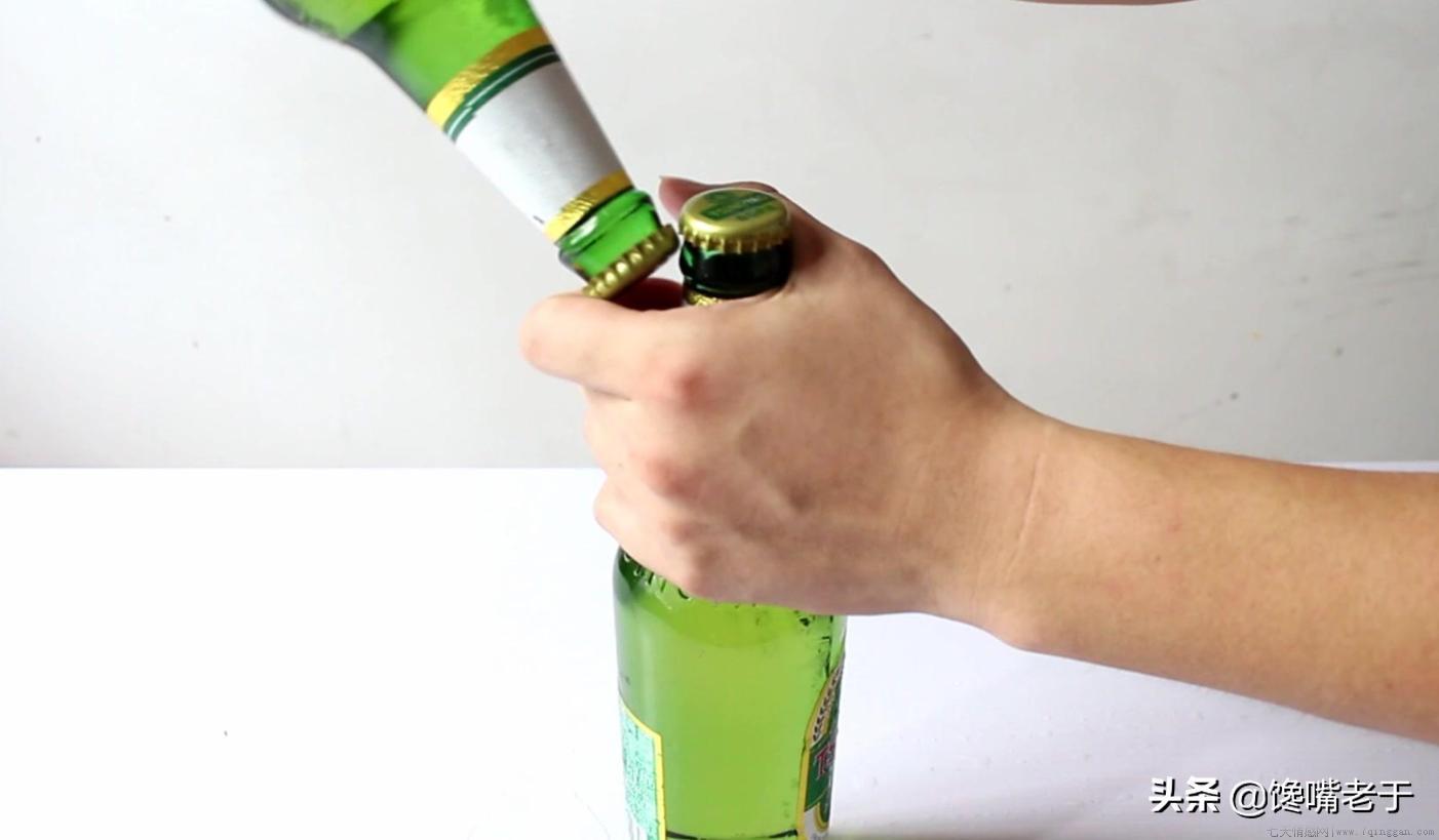 打火机开啤酒瓶盖技巧