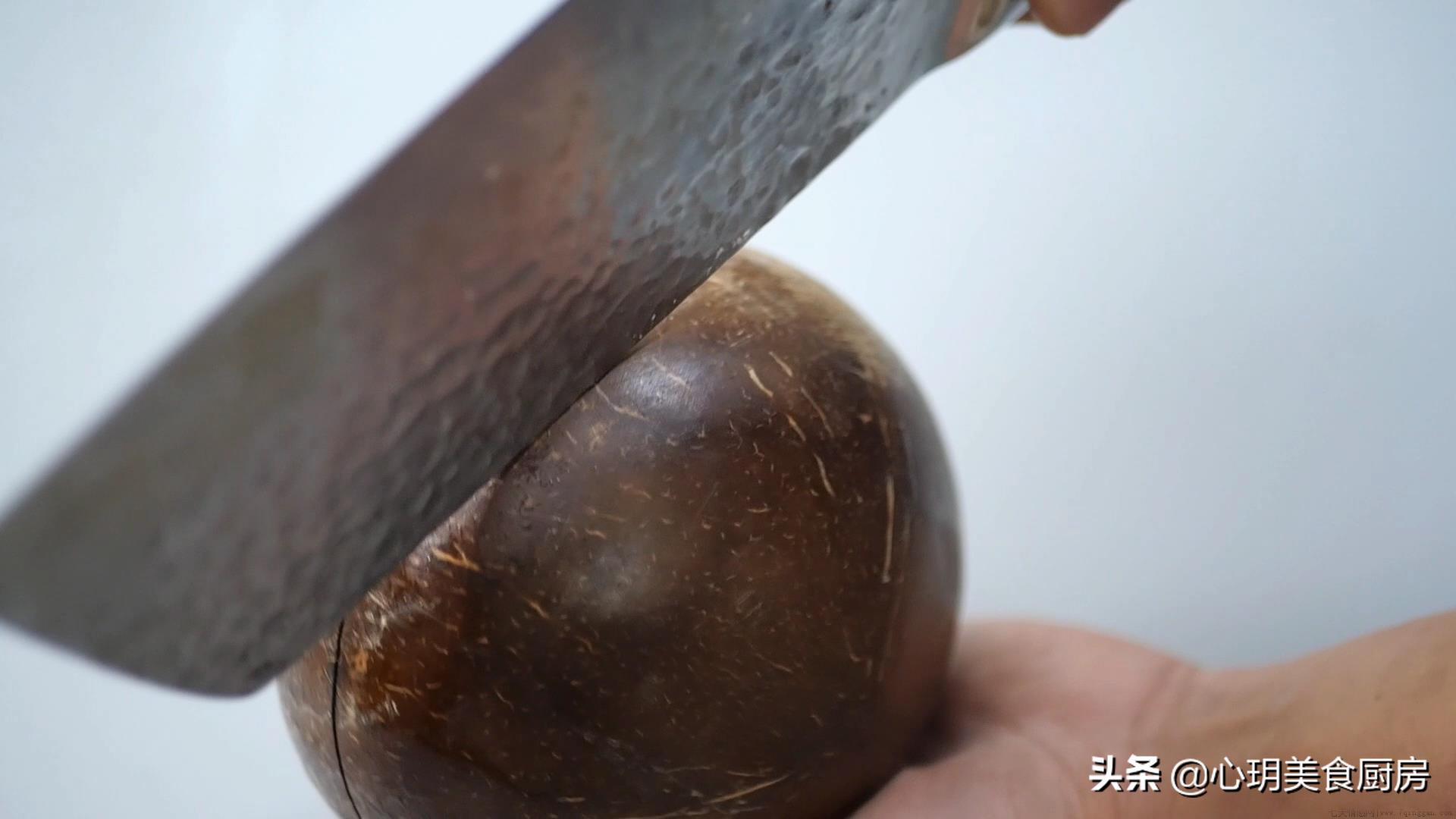 开椰青的巧妙方法