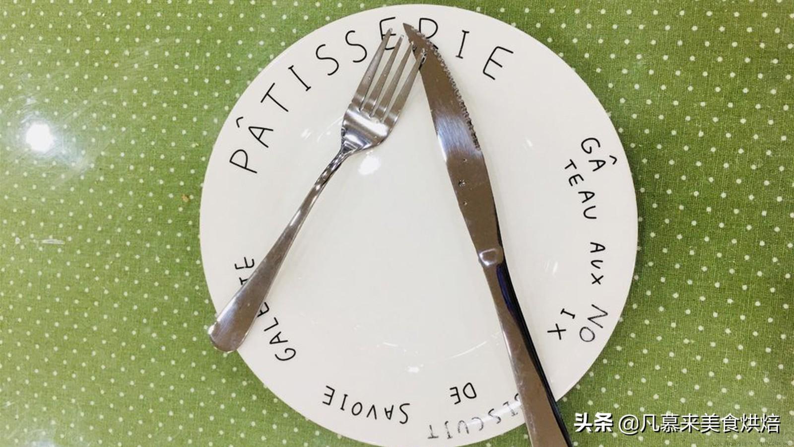刀叉的正确拿法左右手