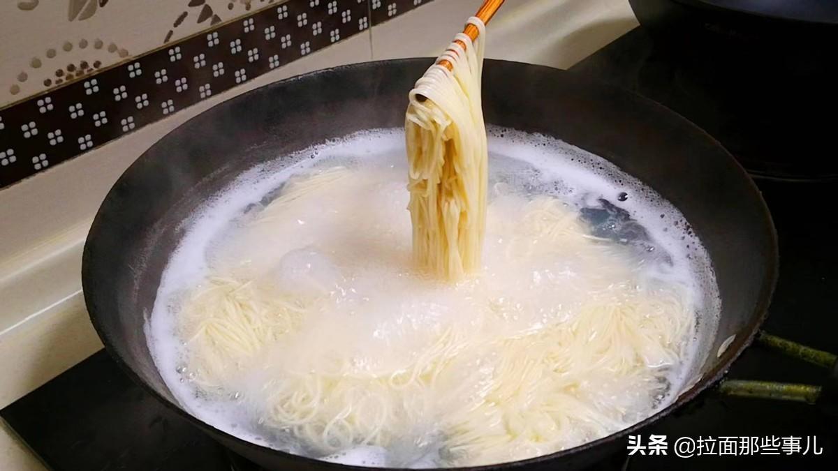 煮面冷水下锅还是热水锅