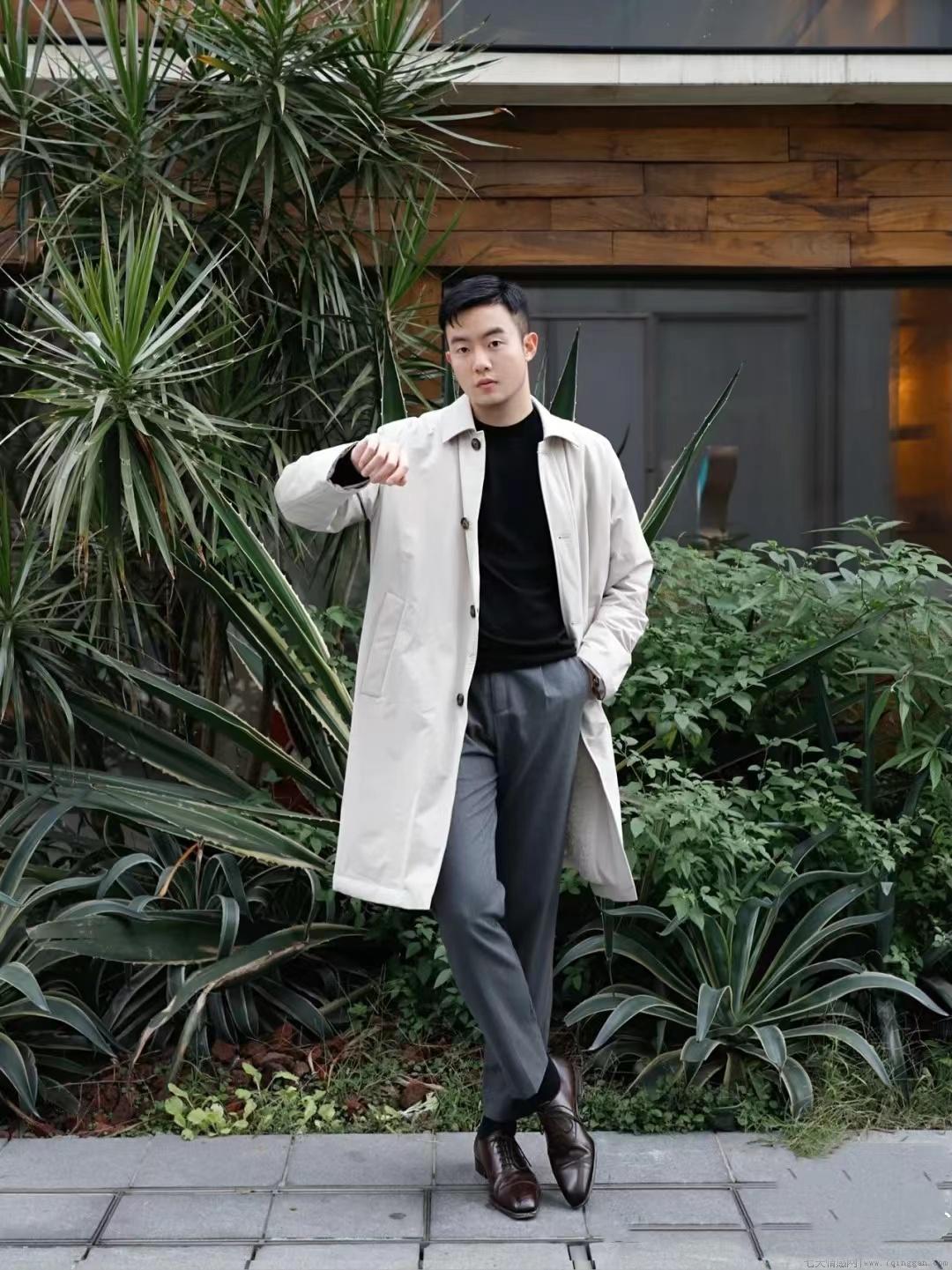 男生皮鞋搭配什么衣服