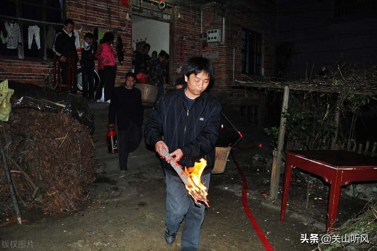 搬新温锅是什么意思