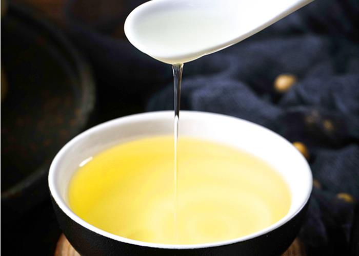 色拉油是什么油图片（色拉油、食用油和调和油区别）