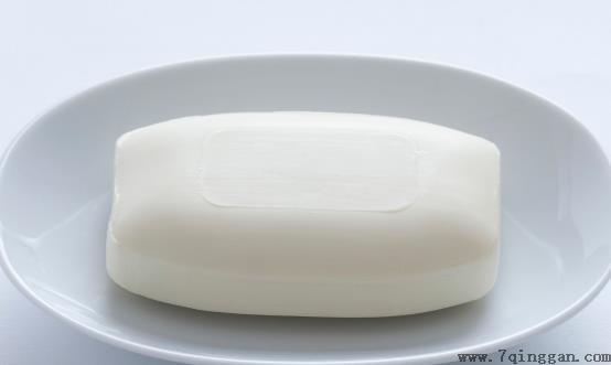 香皂的日常小妙用 用香皂洗脸的注意事项
