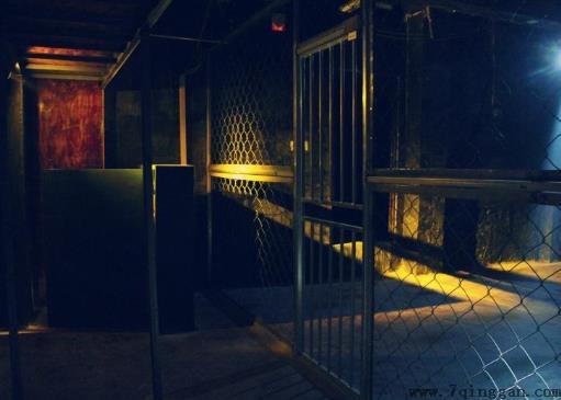 第一次去密室逃脱玩会尴尬吗？