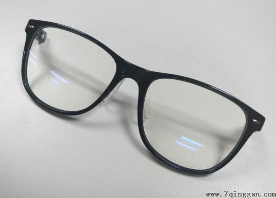 防蓝光镜片发黄是怎么回事？怎样判断眼镜是不是真的防蓝光？