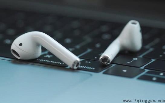 AirPods充电仓一晚掉多少电？airpods充电仓不用都掉电正常吗