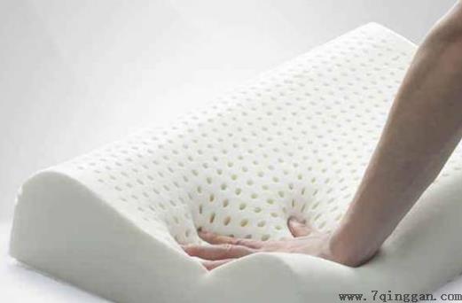 乳胶枕含量越高越硬吗？乳胶枕掉渣怎么处理？