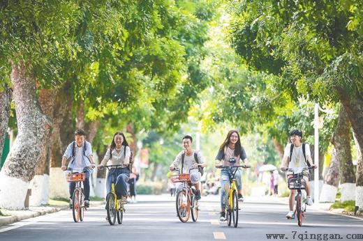 大学生生活费多少钱够谈恋爱？2021年大一开学需要准备多少钱？
