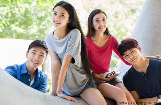 大学生谈<a href=https://www.7qinggan.com/tags/nvpengyou.html target=_blank class=infotextkey>女朋友</a>一个月要花多少钱？大学生活费一个月多少钱合适？