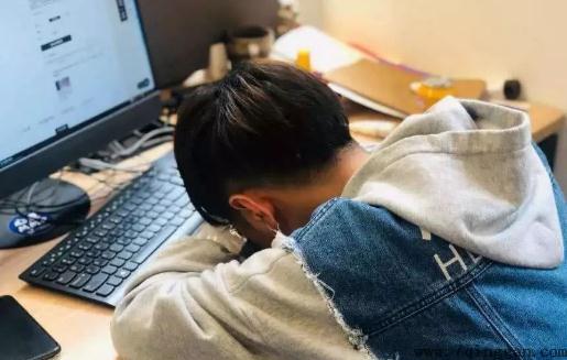 午睡睡不着闭目养神管用吗