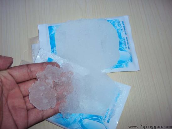 冰袋剪开扔会有危险吗?冰袋不用的时候可以常温放吗?