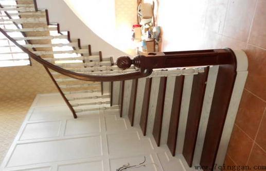 整体楼梯要怎么清洁？