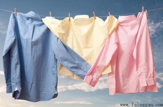 衣服上有白斑洗不去怎么办？晾干后的衣服好多白痕洗不掉是咋回事？