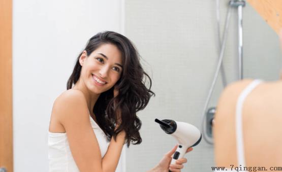为啥妹子们青睐日系电吹风 负离子吹风机让你的秀发变听话