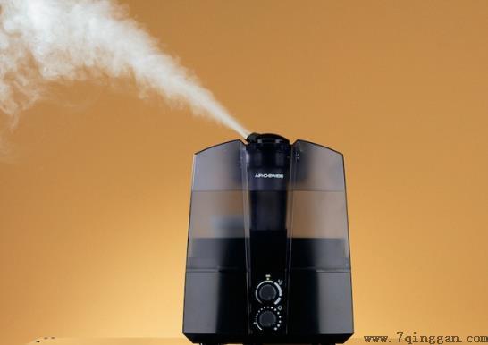 加湿器中放精油有危害吗？加湿器里精油一次滴几滴？