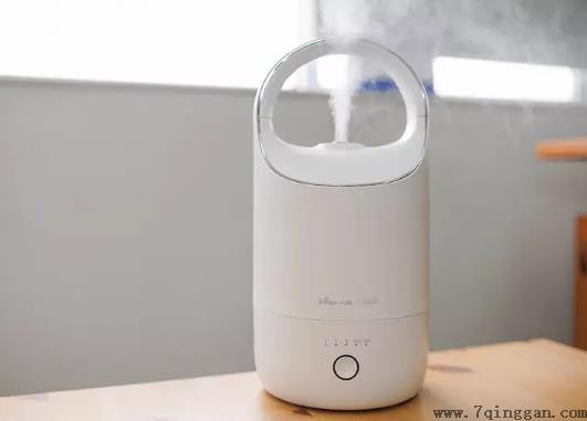加湿器一直对着人吹会怎样？