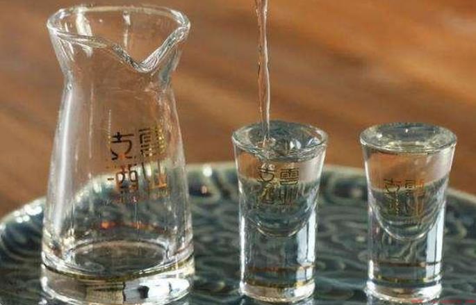 女生白酒二两是什么水平42度