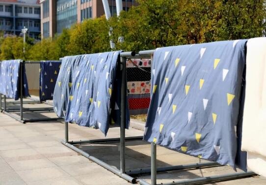 晒被子一般晒多久合适